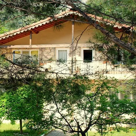 招待所 Dionysos Çıralı